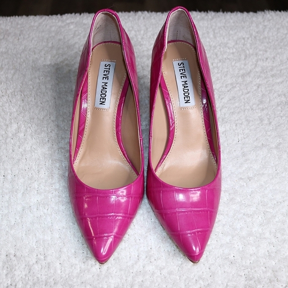 Steve Madden Vala-C Pointed Toe Pump in Pink Size 6 NWOB - Picture 2 of 5